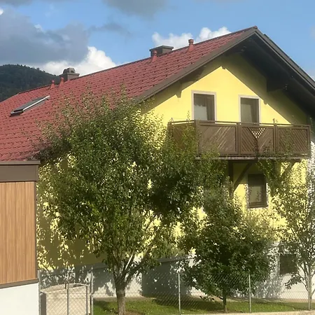Gaestehaus Lumesberger